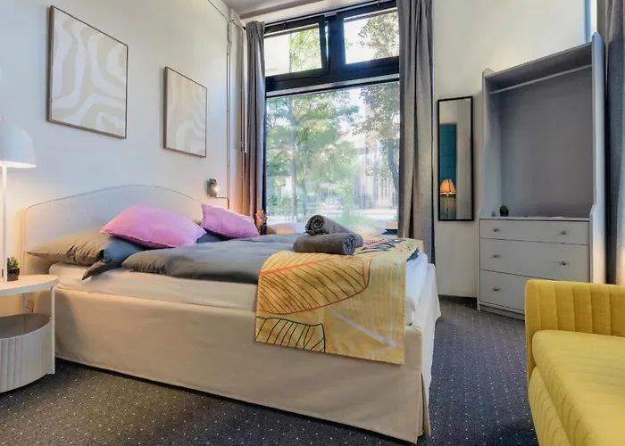 Urbankey - Mitte Hostal Viena